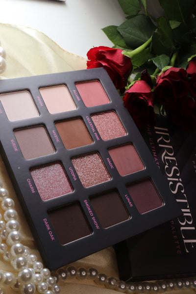 Paleta 12 farduri IRRESISTIBLE SPLENDOR culori pigmentate si vibrante
