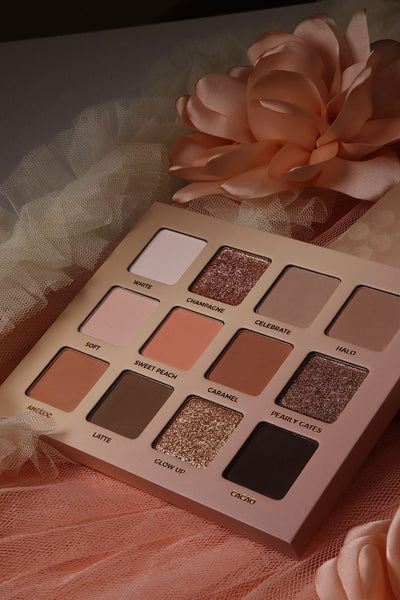 Paleta 12 farduri Champagne Glow SPLENDOR culori pigmentate si vibrante