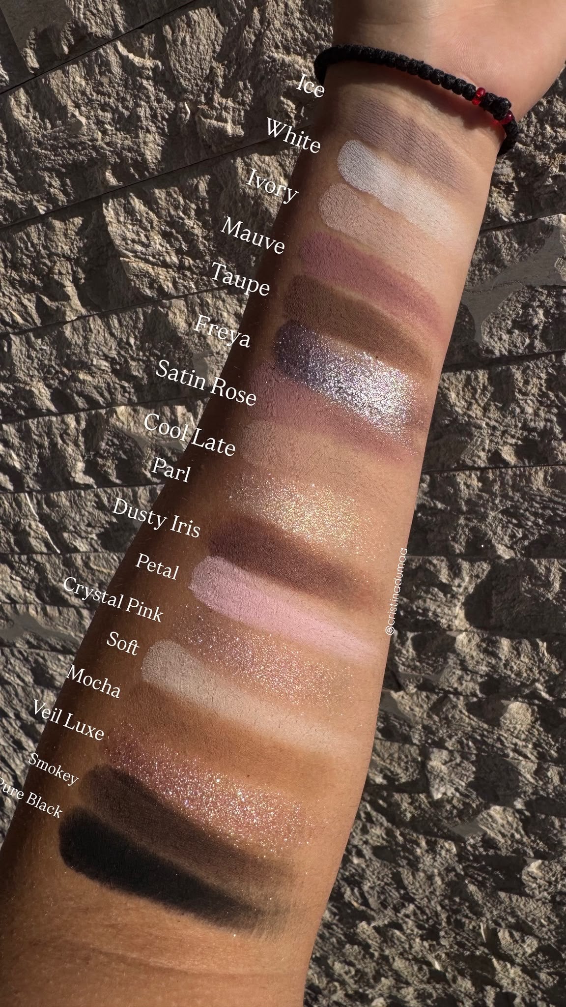 Paleta 20 farduri PEARLY LUXE SPLENDOR culori pigmentate si vibrante